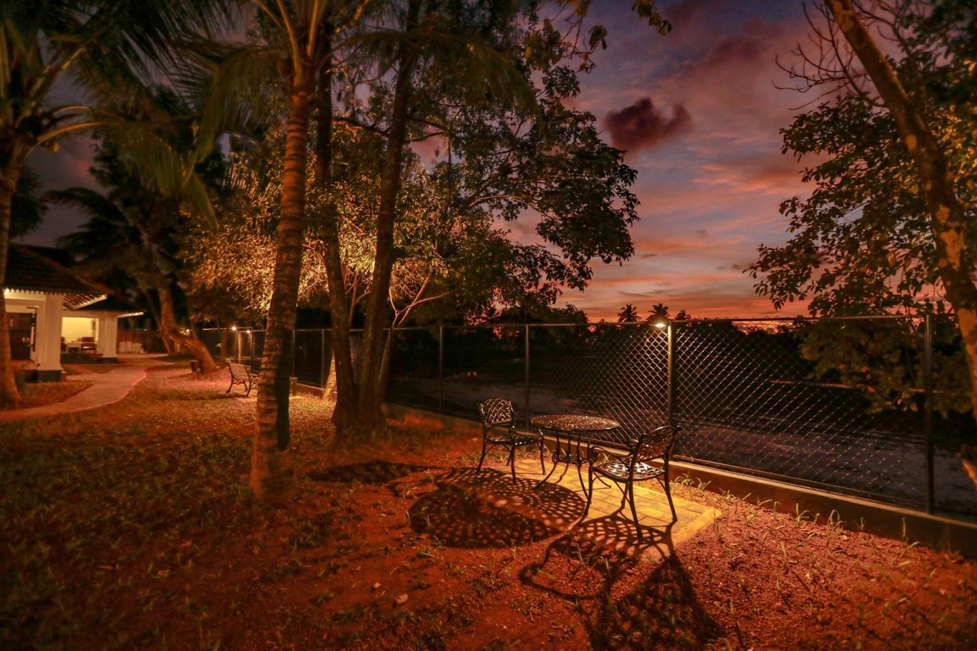 Paadam By The Backwaters Kumarakom Exterior photo