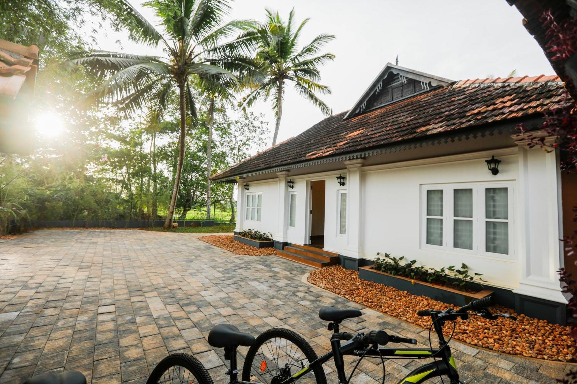 Paadam By The Backwaters Kumarakom Exterior photo