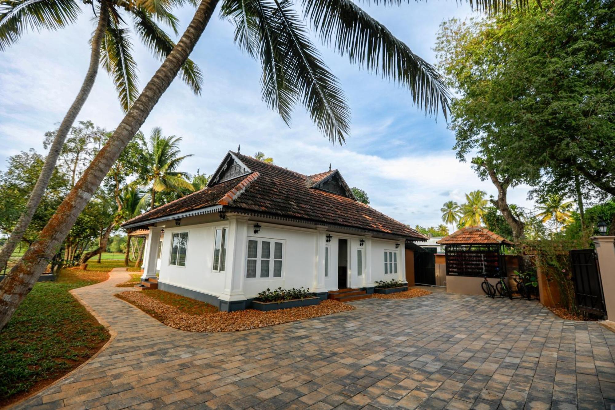 Paadam By The Backwaters Kumarakom Exterior photo