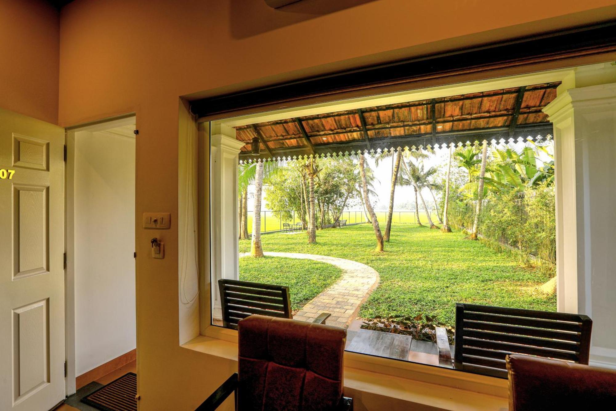 Paadam By The Backwaters Kumarakom Exterior photo